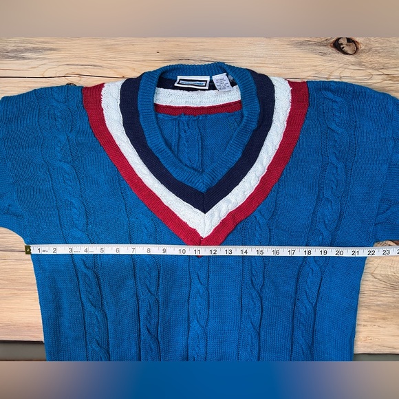 Vintage Weekends Cable Knit Preppy Collegiate Style V-neck Sweater - Picture 8 of 10